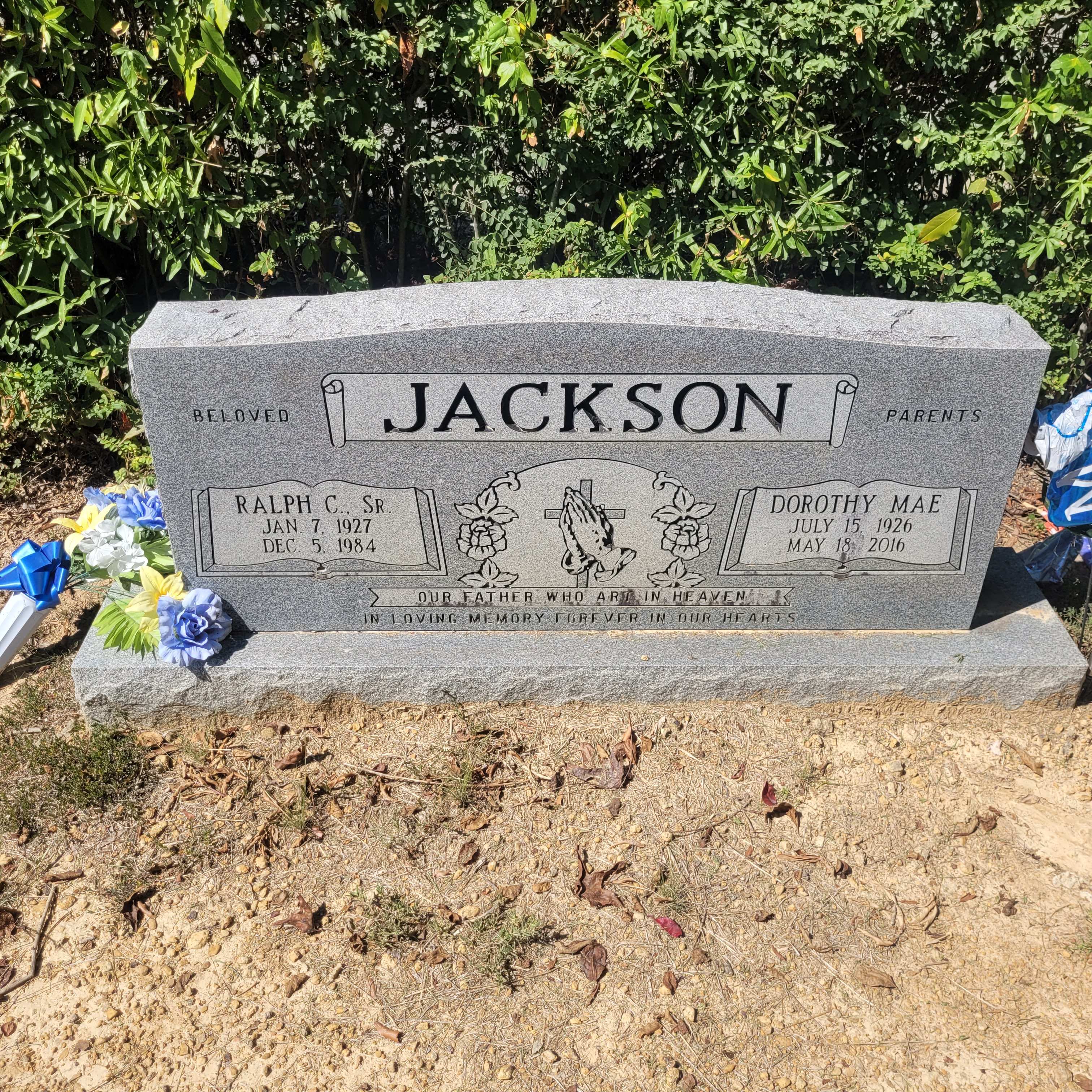 Headstone of Dorothy M. Senior Jackson